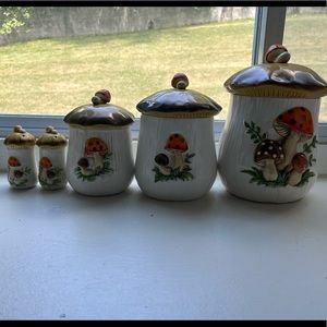 1978 Sears Merry Mushrooms canister set with salt and pepper shakers